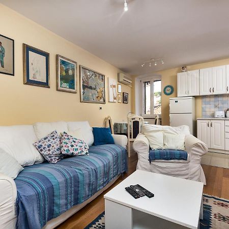 Ferri Fi 2Bdr Apartment By Irundo Ровінь Екстер'єр фото