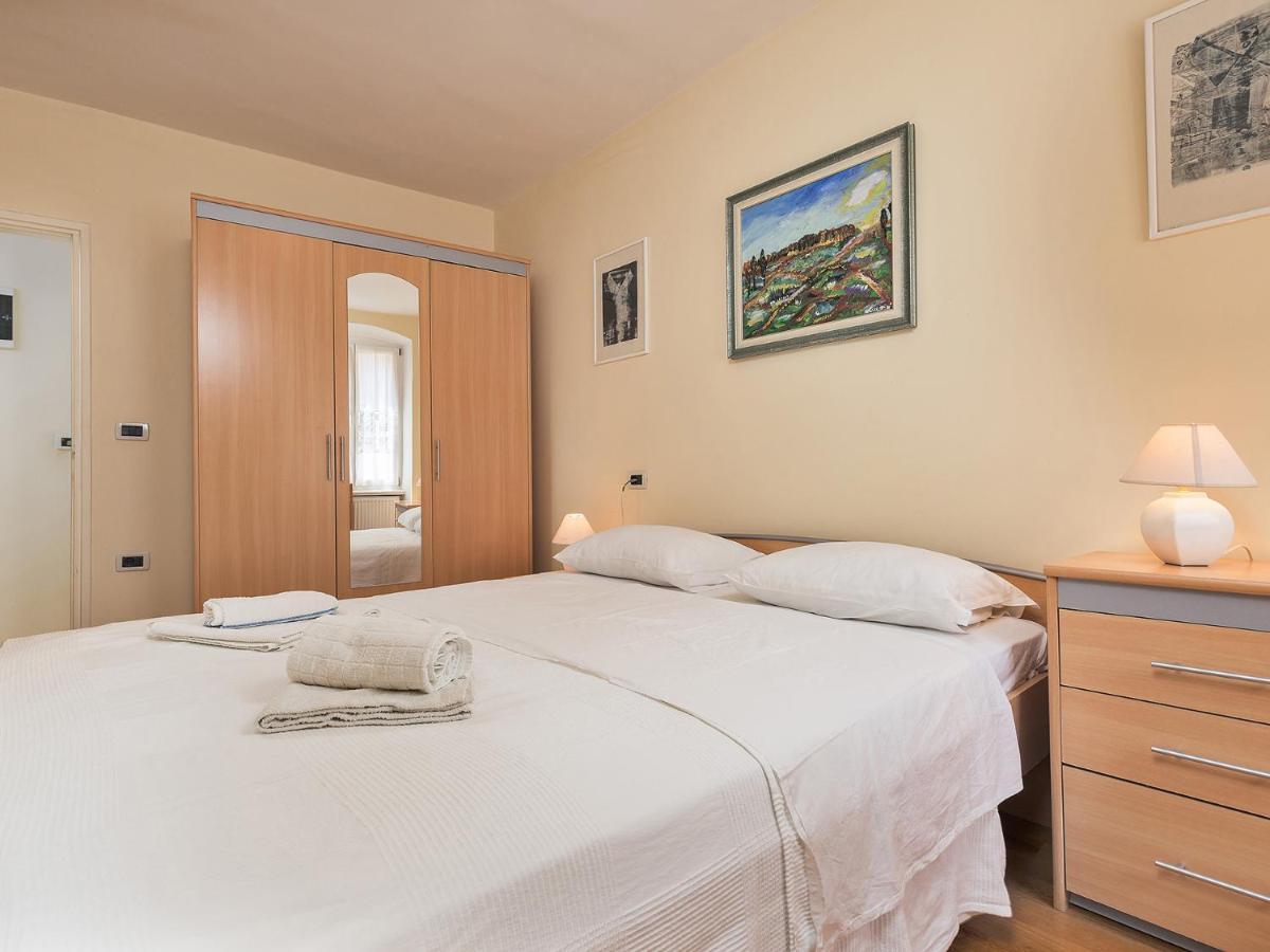 Ferri Fi 2Bdr Apartment By Irundo Ровінь Екстер'єр фото